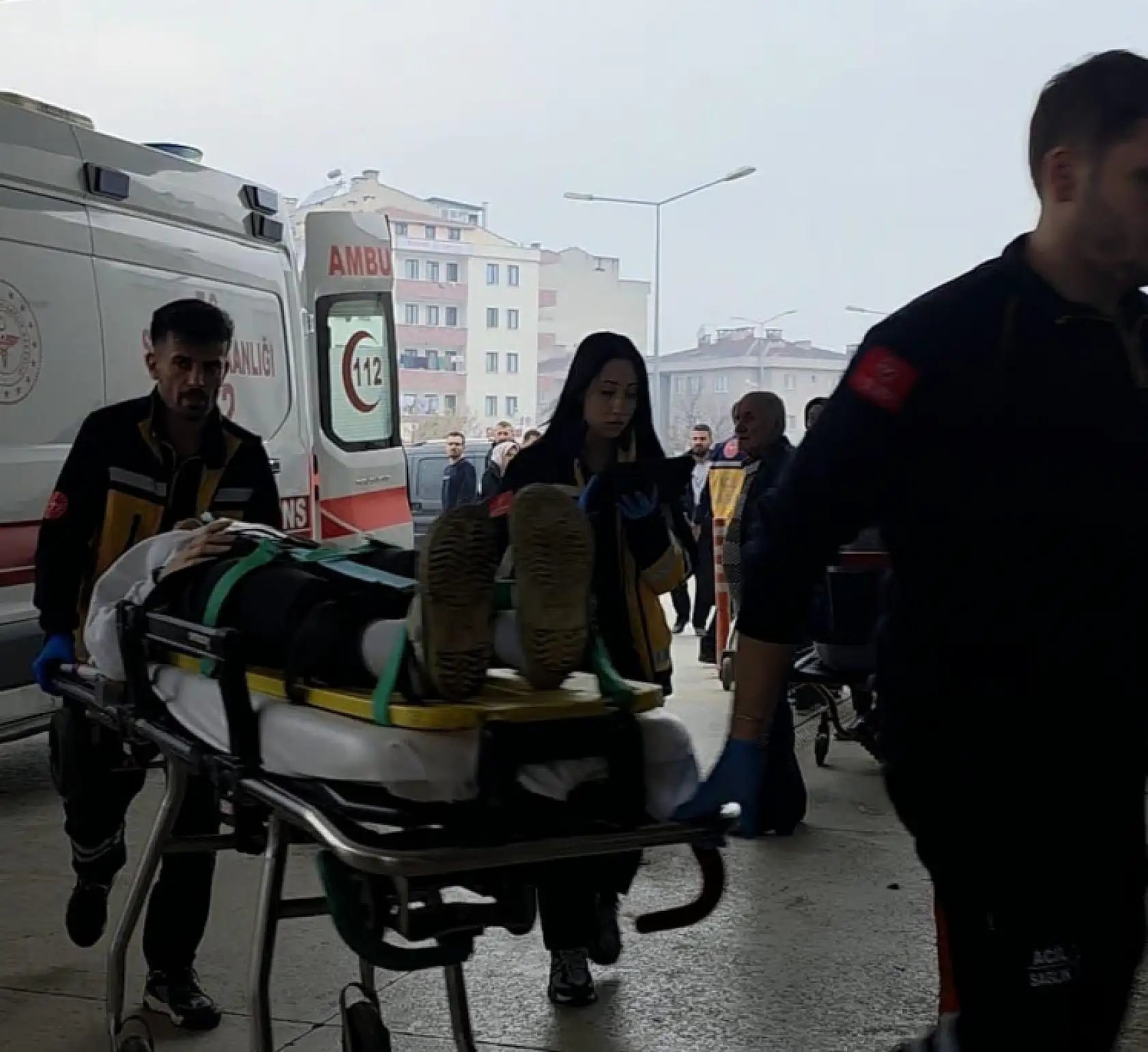 Kontrolden çıkan otomobil tarlaya uçtu: 2 yaralı