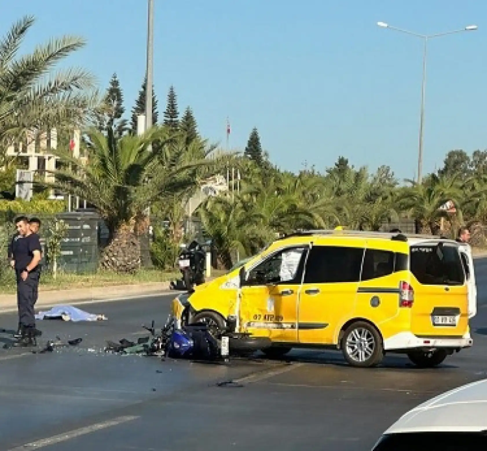 Otomobille çarpışan motosikletin sürücüsü hayatını kaybetti