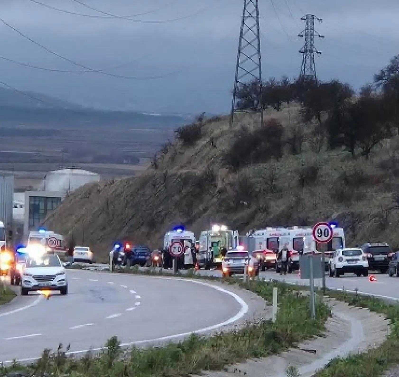 Feci servis kazası: 4'ü ağır 26 yaralı