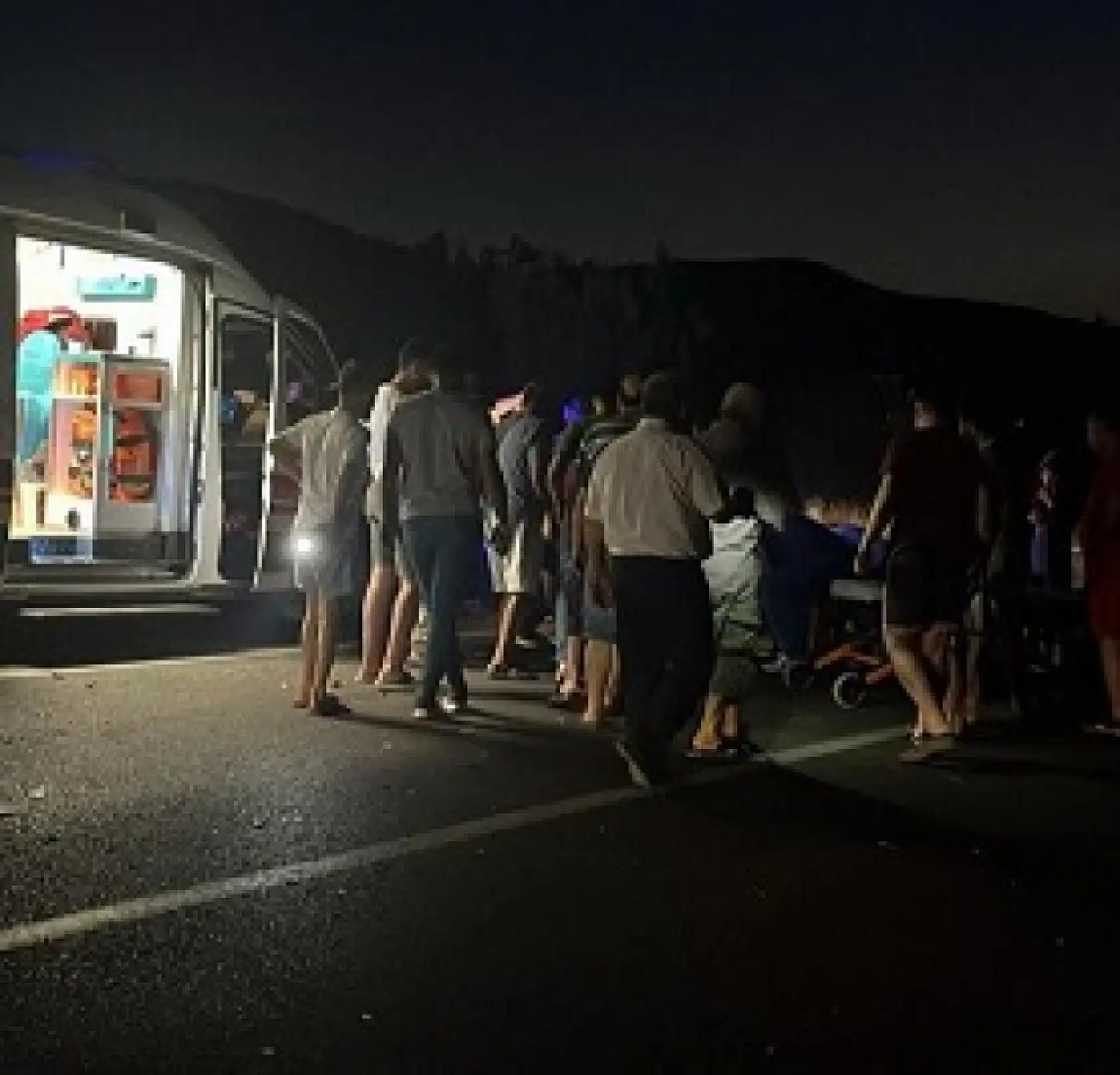 Trafik Kazası Faciası: Motosikletli Gence İki Araç Çarpıp Hayatını Kaybetti