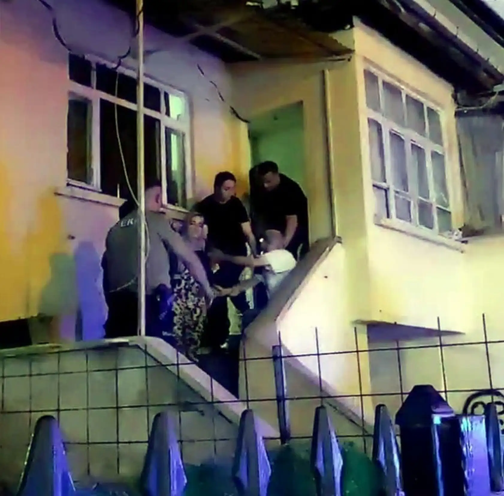 Tartıştığı kişilere bıçak çekmişti, sınır dışı edildi