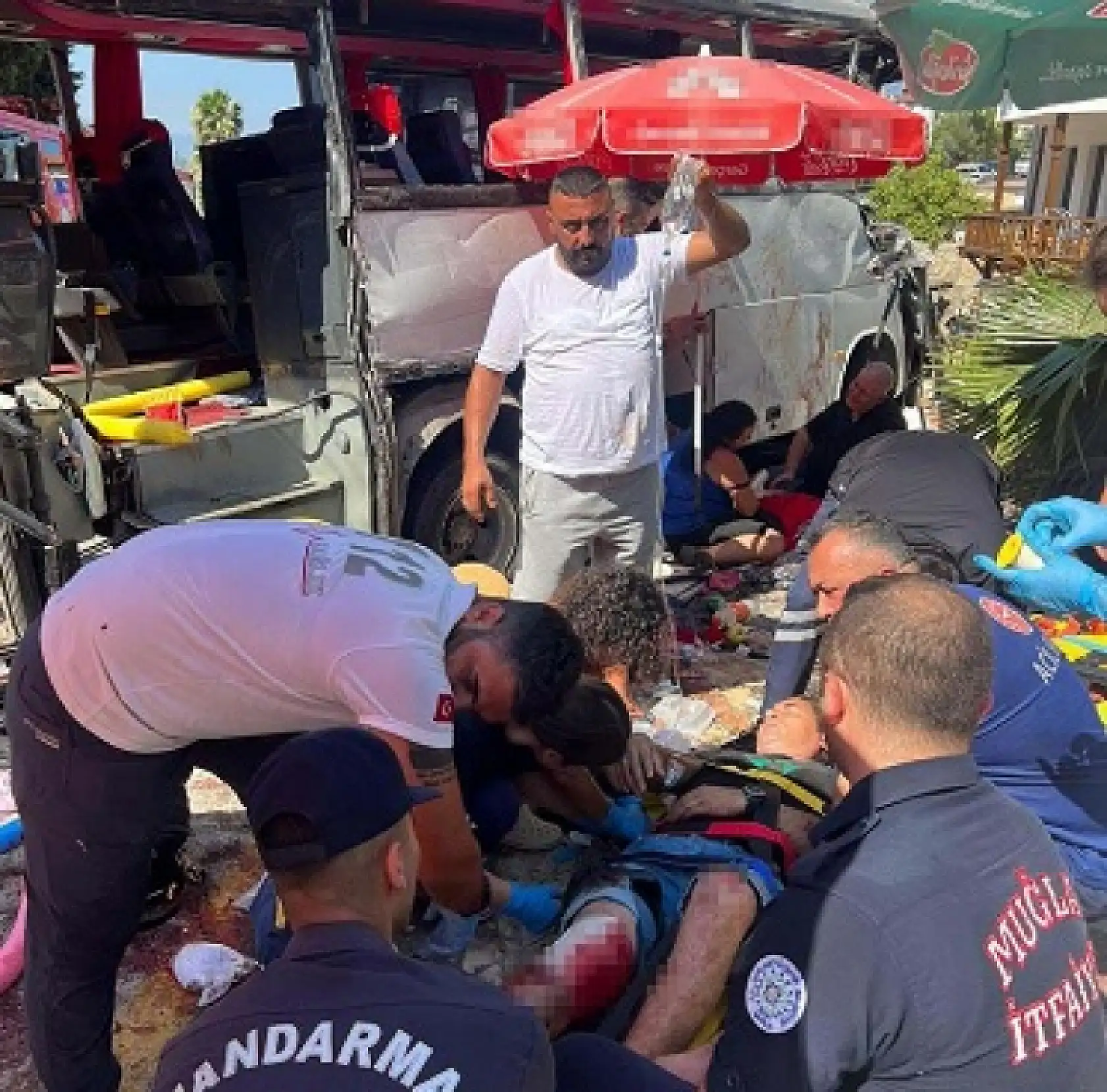 Muğla Akyaka'da Dehşet Trafik Kazası: 2 Ölü, Yaralı Sayısı Artıyor!