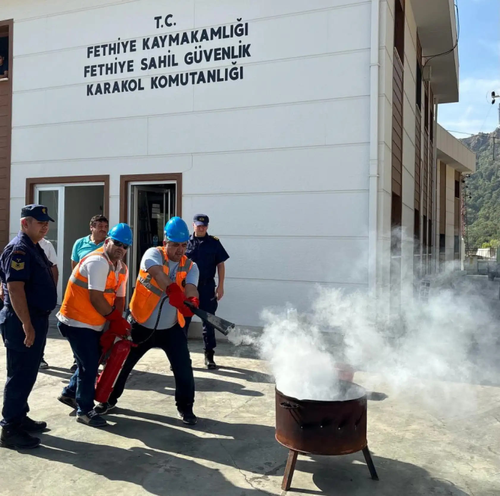 Teorik ve Uygulamalı Yangın Eğitimi Verildi