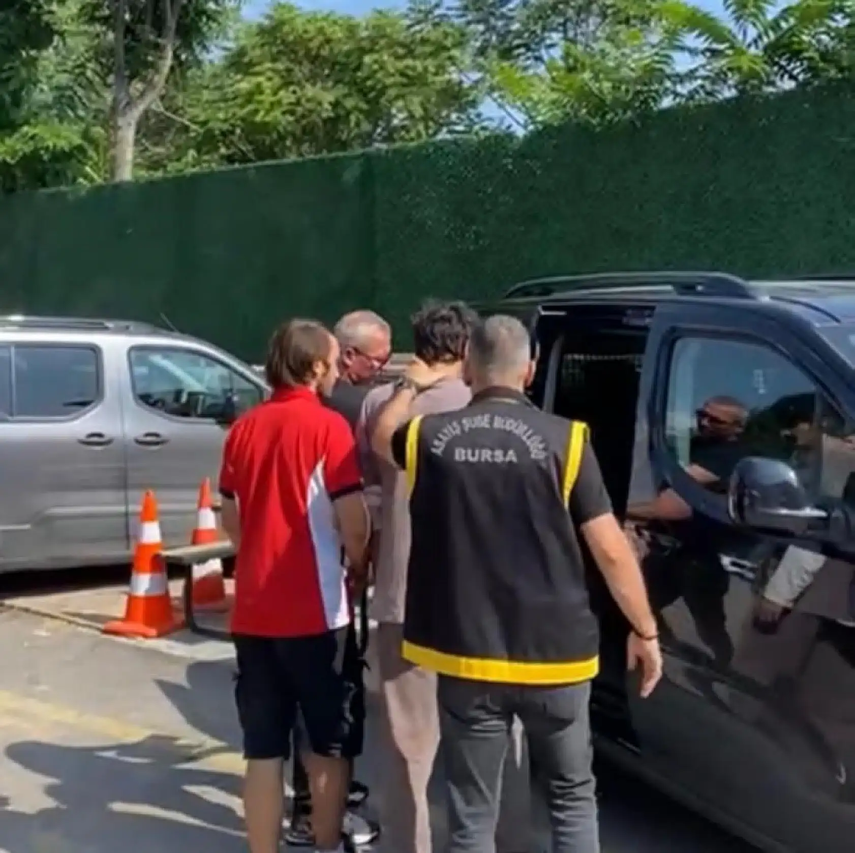 Yan bakma cinayetinde acil karıştı