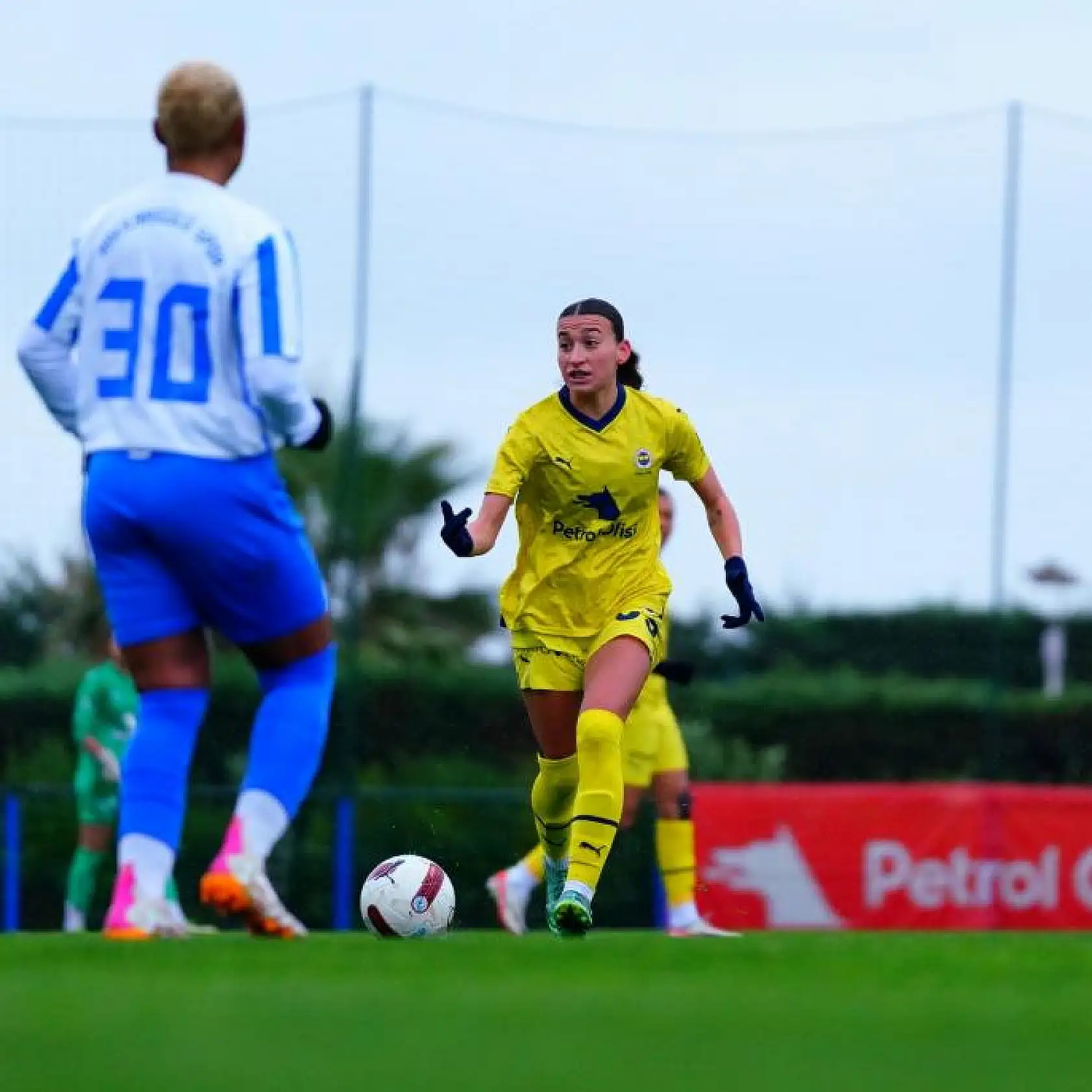 Turkcell Kadın Futbol Süper Ligi: Fenerbahçe Petrol Ofisi: 6 - Hakkarigücü Spor: 0