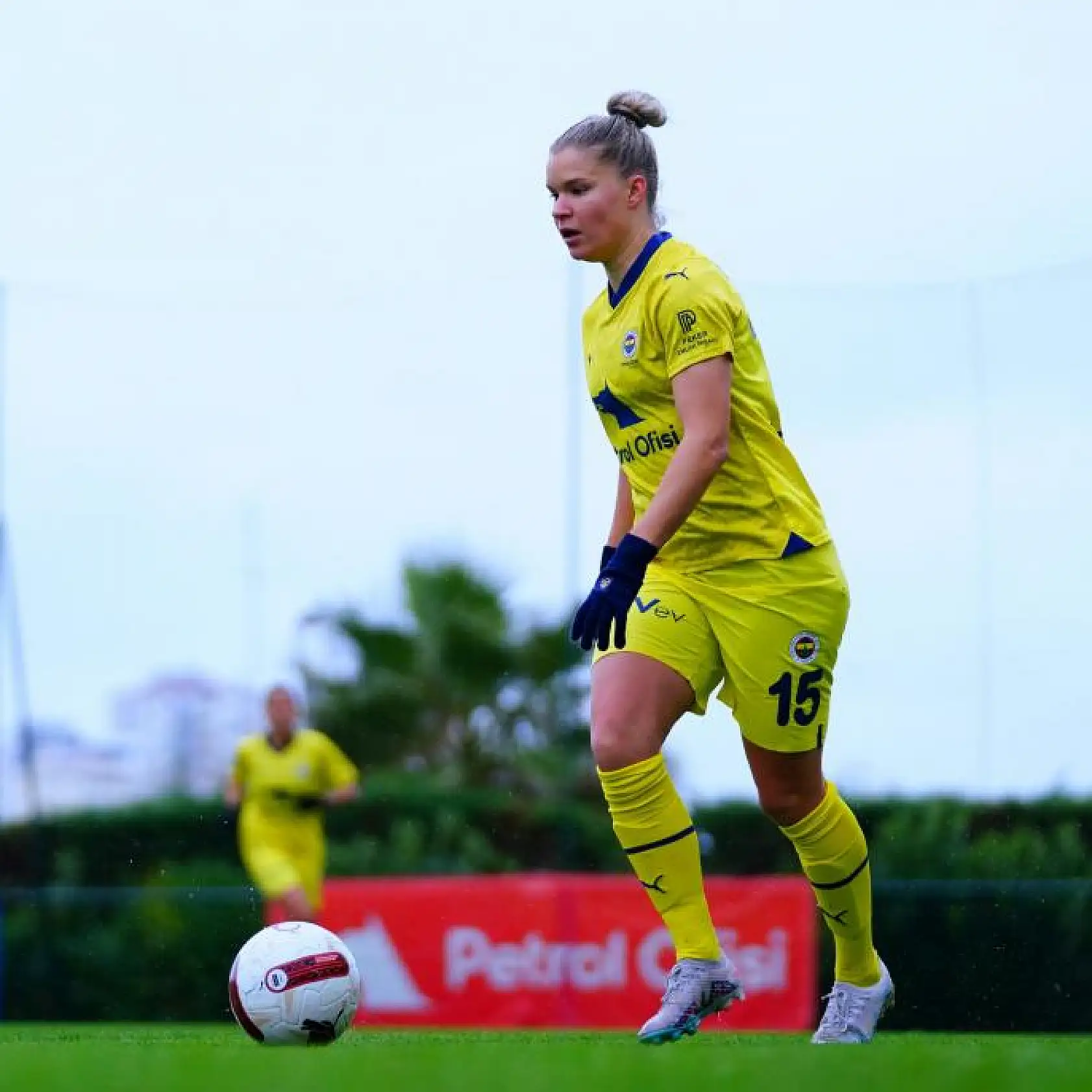 Turkcell Kadın Futbol Süper Ligi: Fenerbahçe Petrol Ofisi: 6 - Hakkarigücü Spor: 0