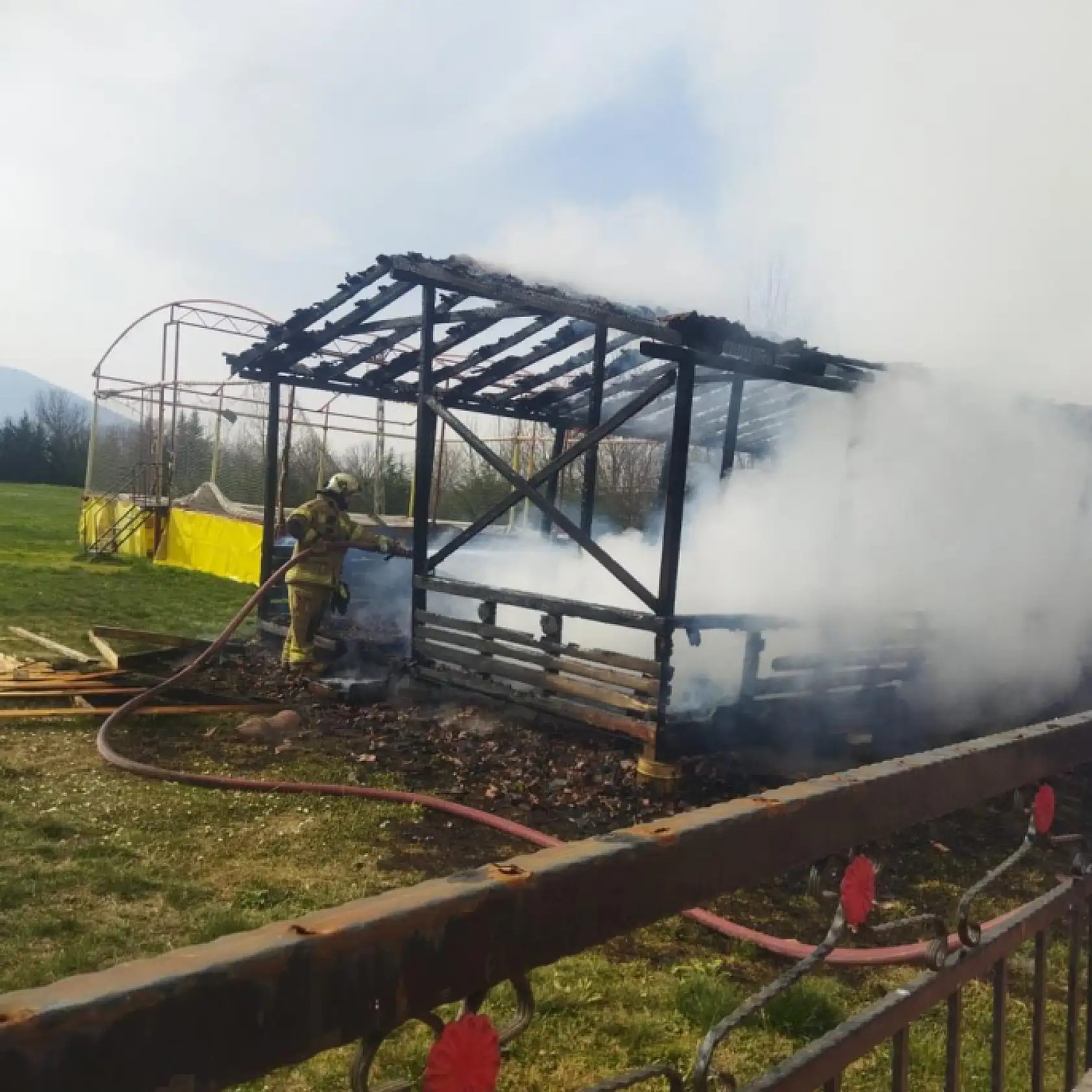 At çiftliğinde yangın paniği