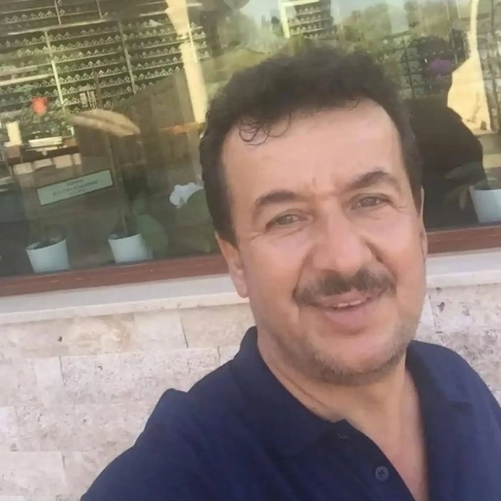 Kontrolden çıkan otomobilin camından fırlayan sürücü hayatını kaybetti