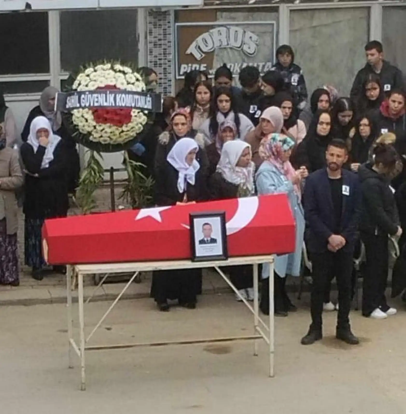 Marmaris'te kazada hayatını kaybeden astsubay son yolculuğuna uğurlandı