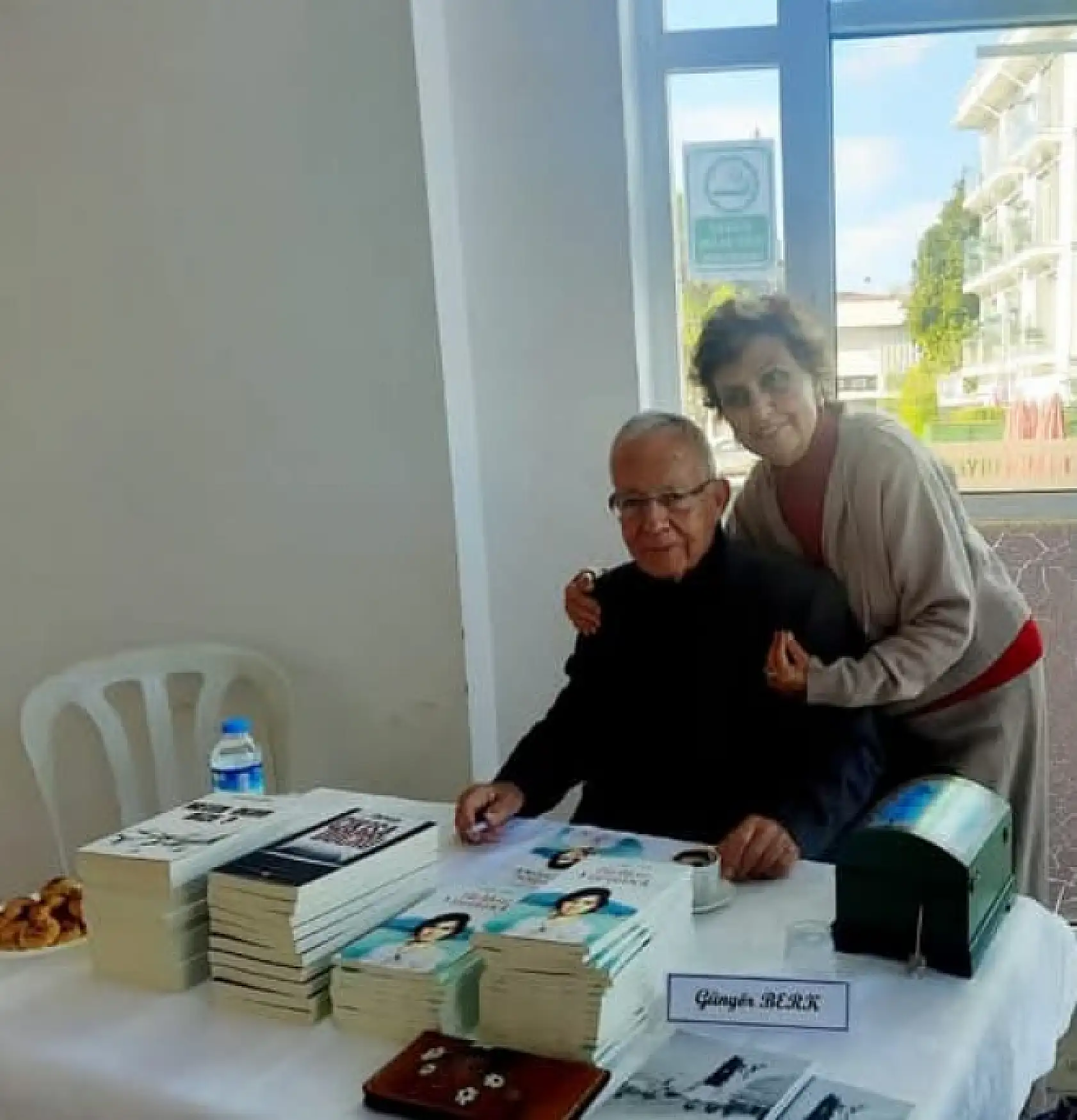 Fethiye Kardelen Sanat Derneği'nden Geleneksel Yıl Sonu Sergisi ve Kitap İmza Günü