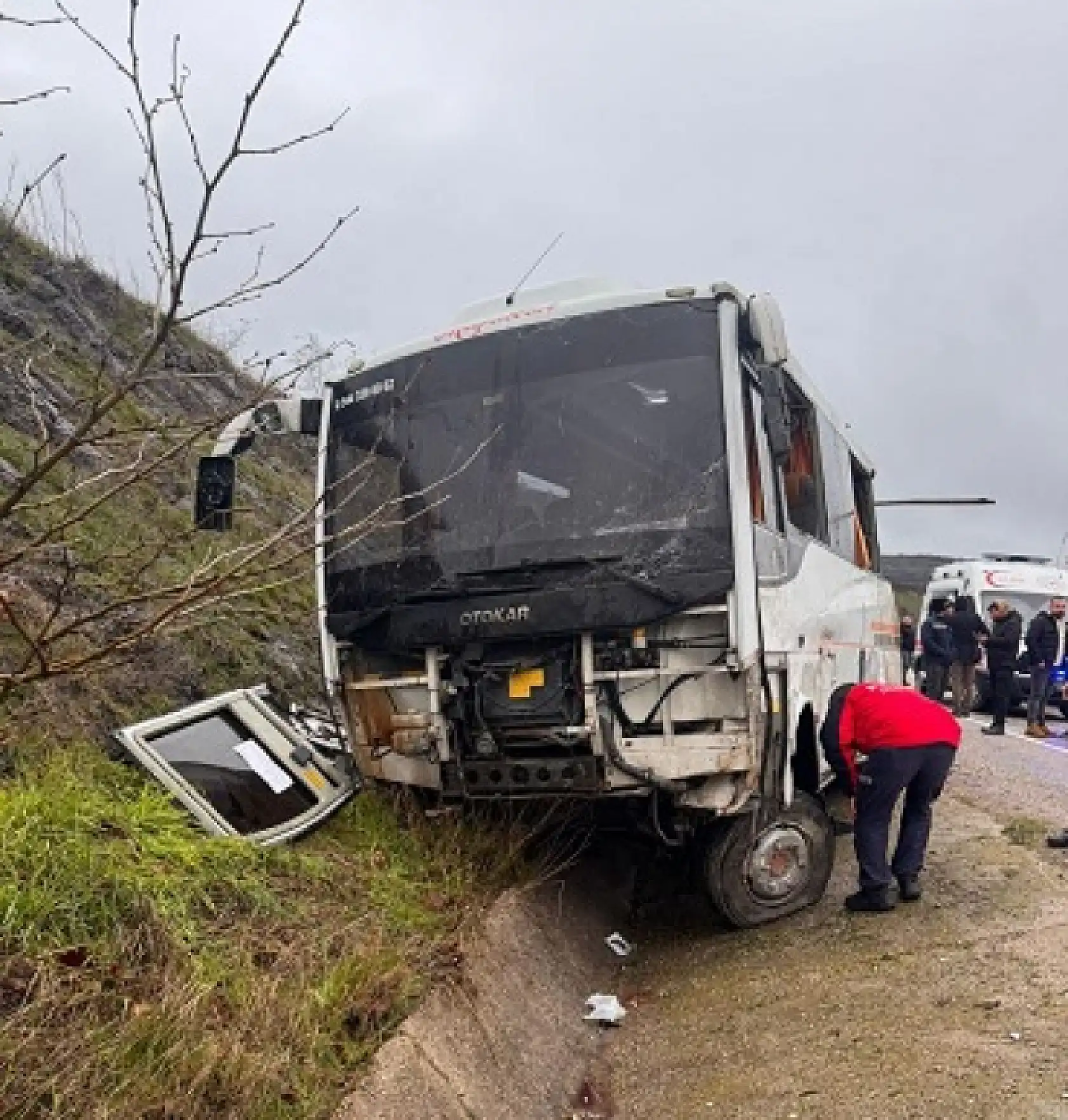 Feci servis kazası: 4'ü ağır 26 yaralı