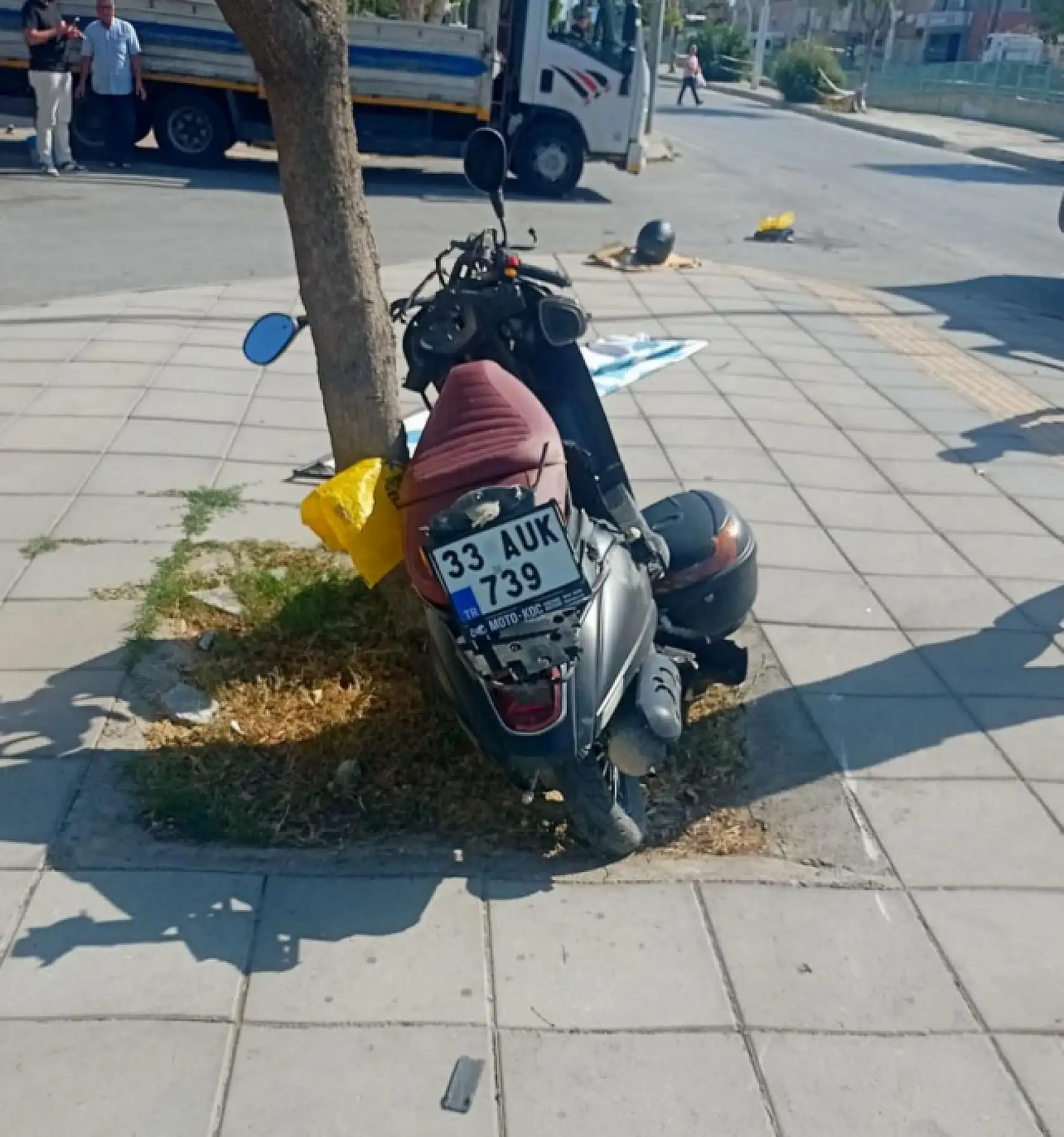 Otomobil ile motosiklet çarpıştı: 36 yaşındaki genç sürücü hayatını kaybetti