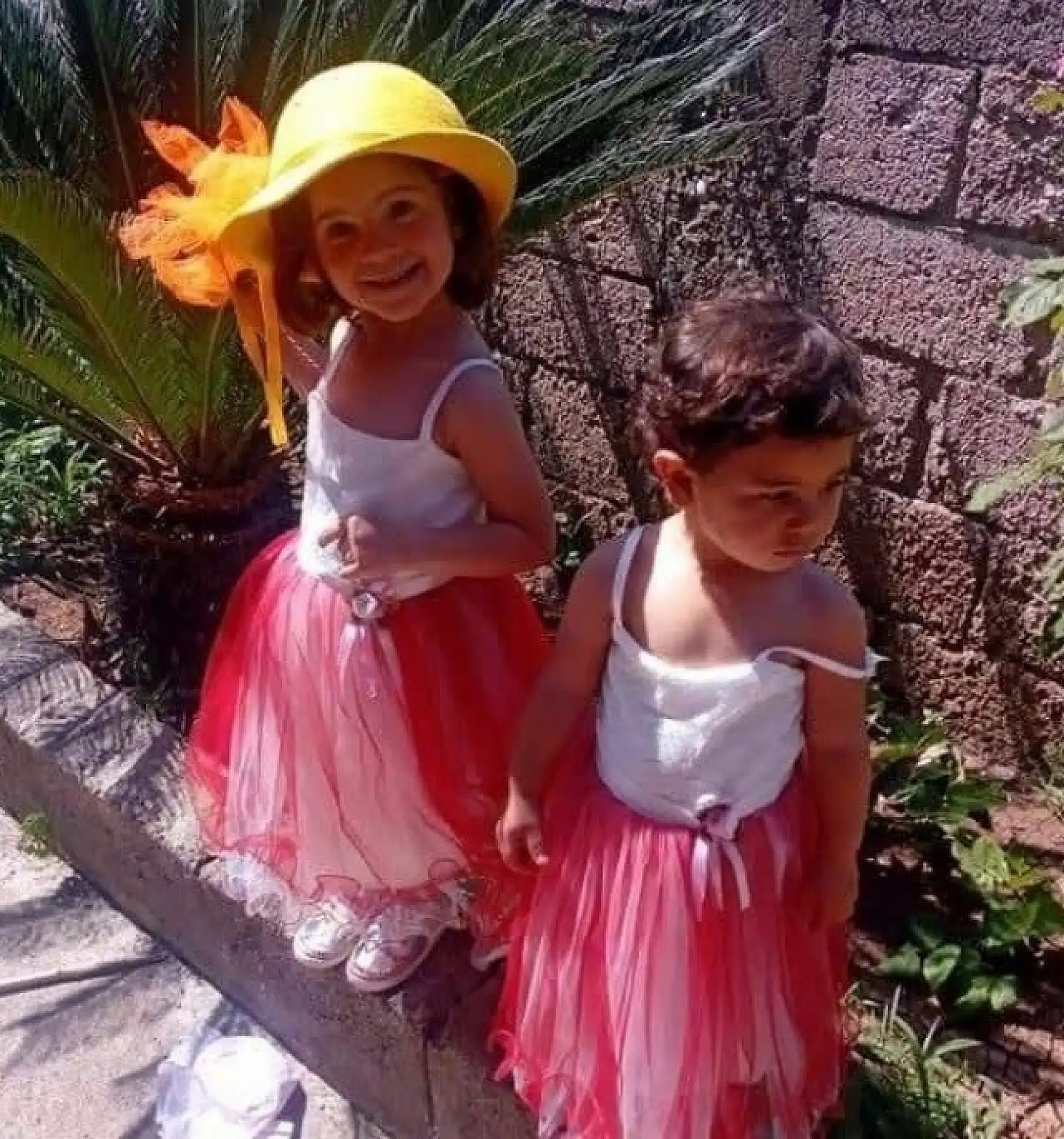 Baba ve kızları yan yana defnedildi
