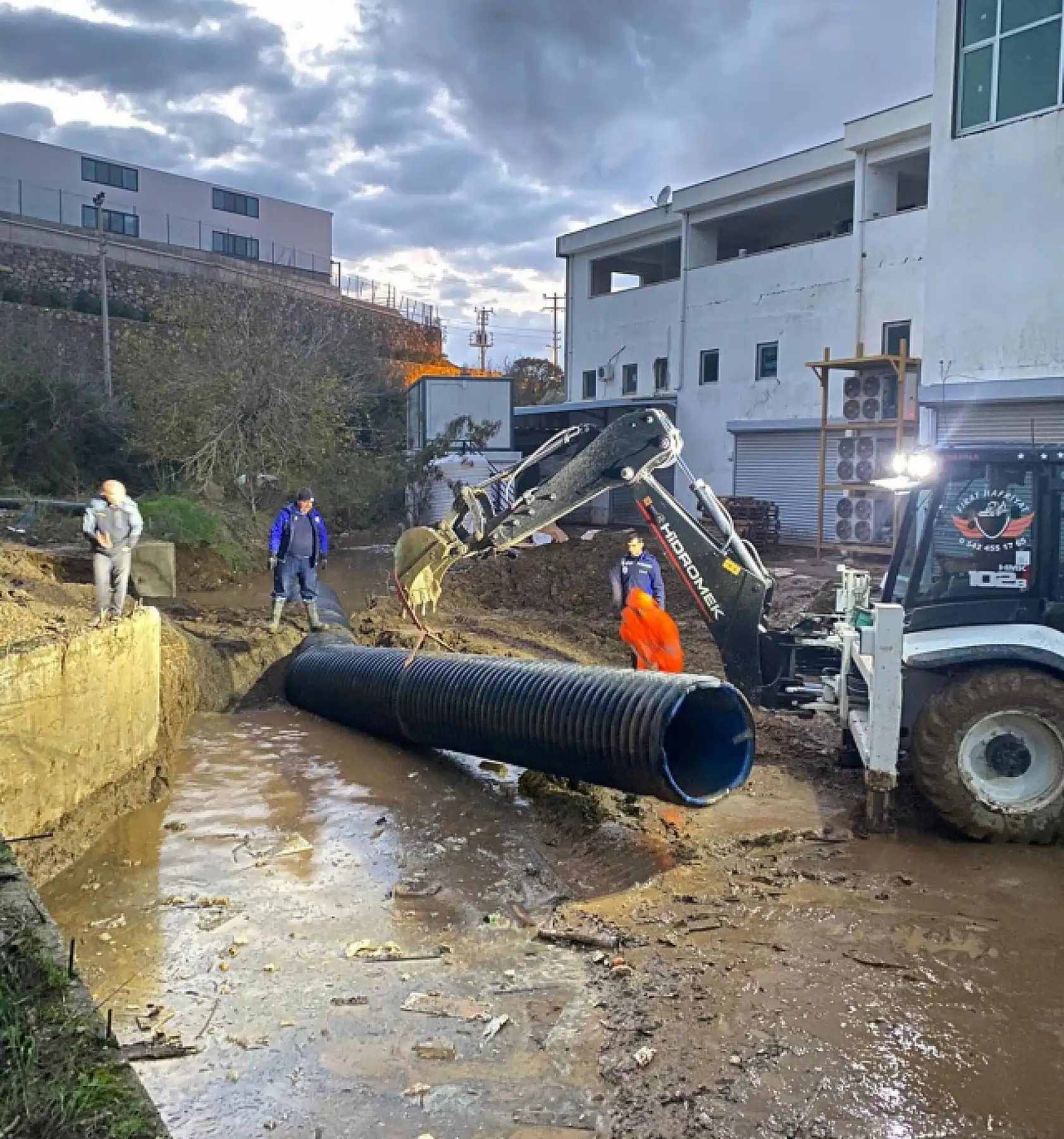 Muğla'da Yağış Sonrası Temizlikler Devam Ediyor