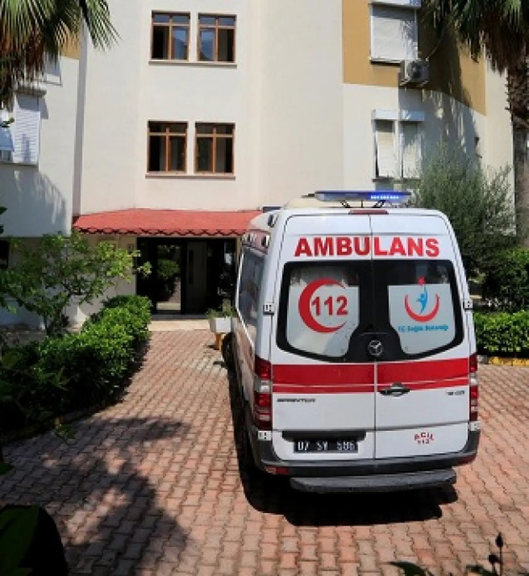 Emekli Öğretmen Evde Ölü Bulundu