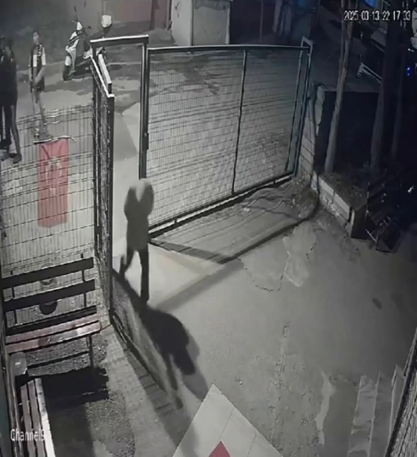 Minikler önce çaldılar, sonra pişman oldular