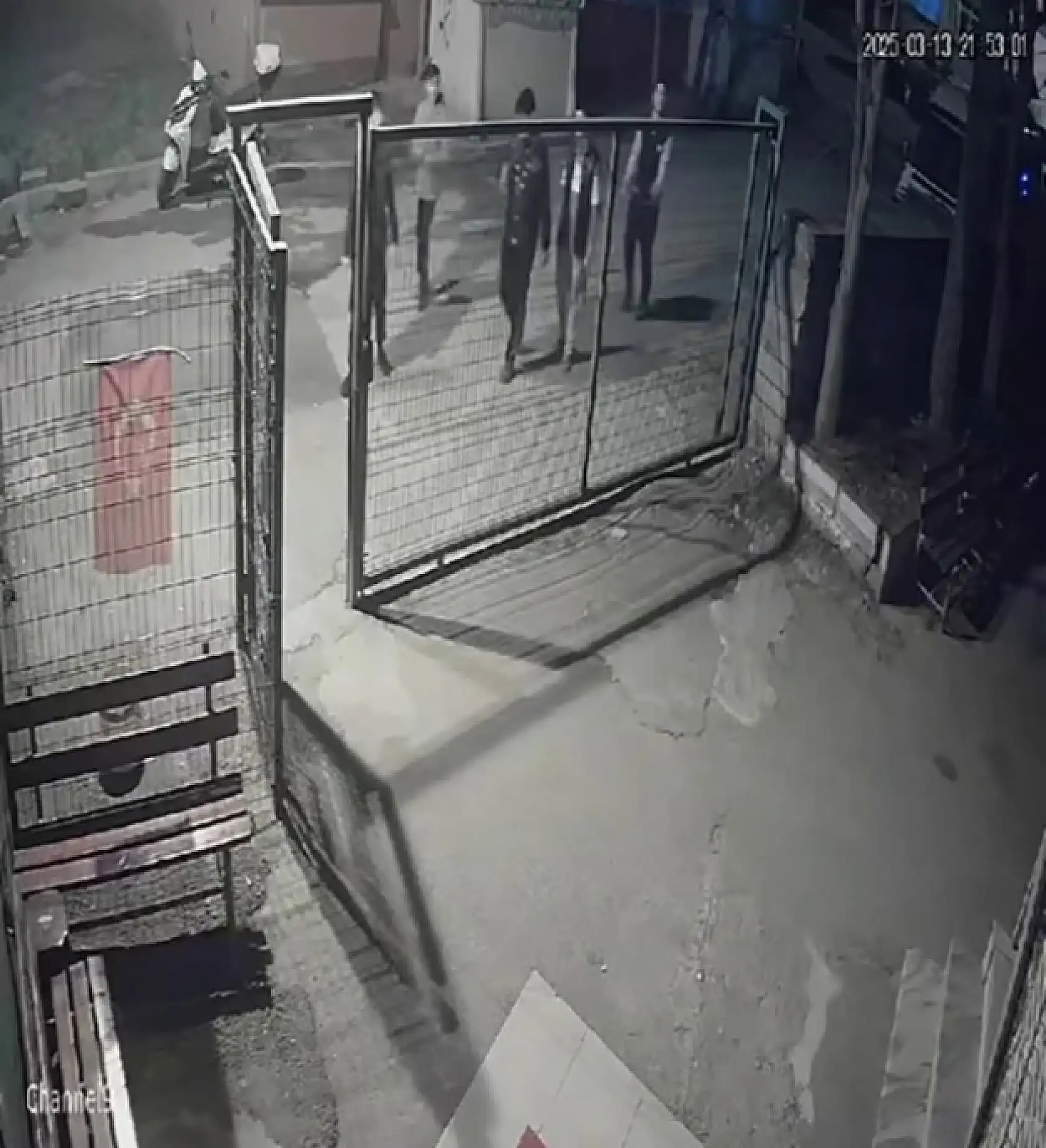 Minikler önce çaldılar, sonra pişman oldular