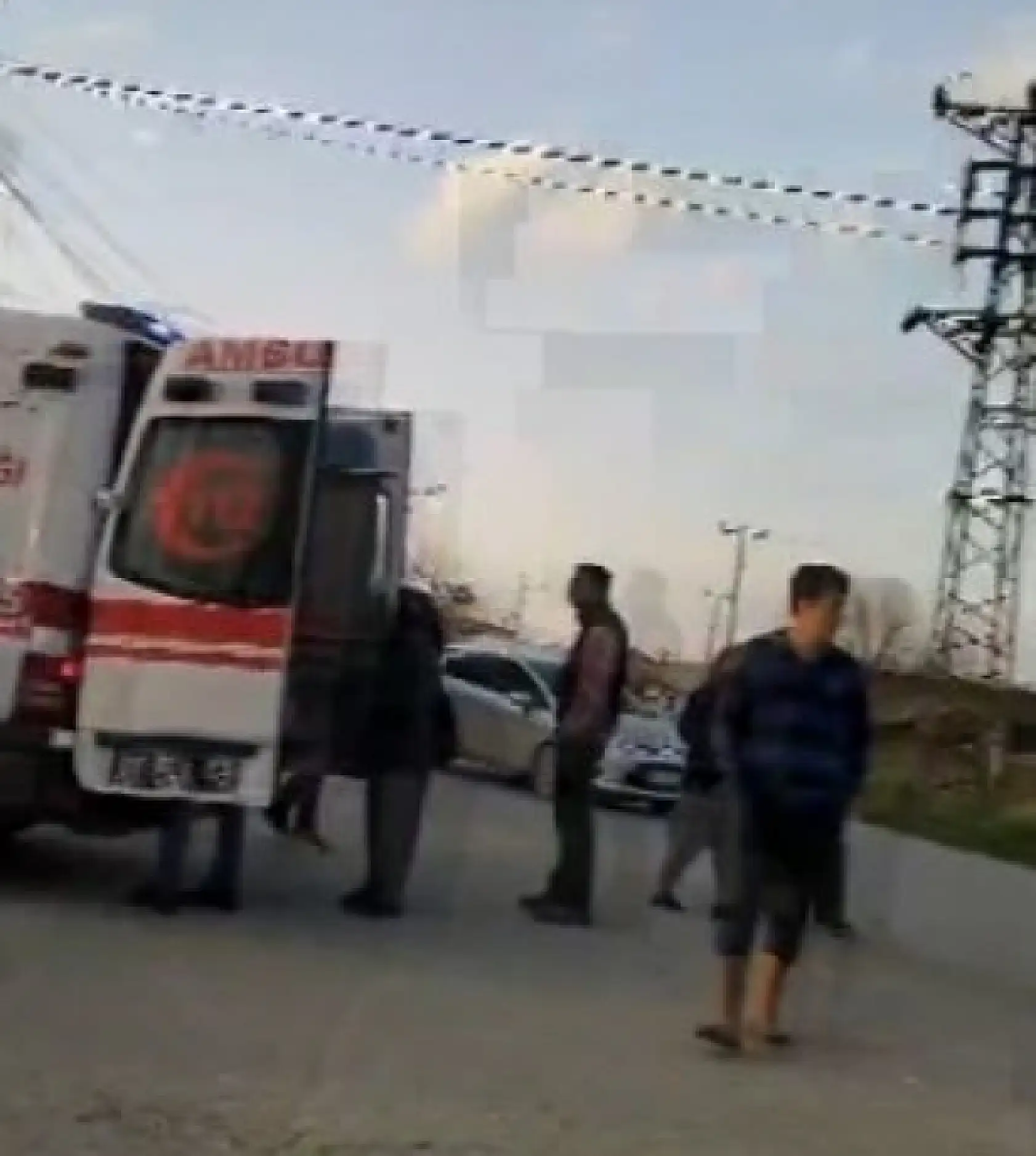 Servis araçları çarpıştı, kazada 8 öğrenci 9 kişi yaralandı..