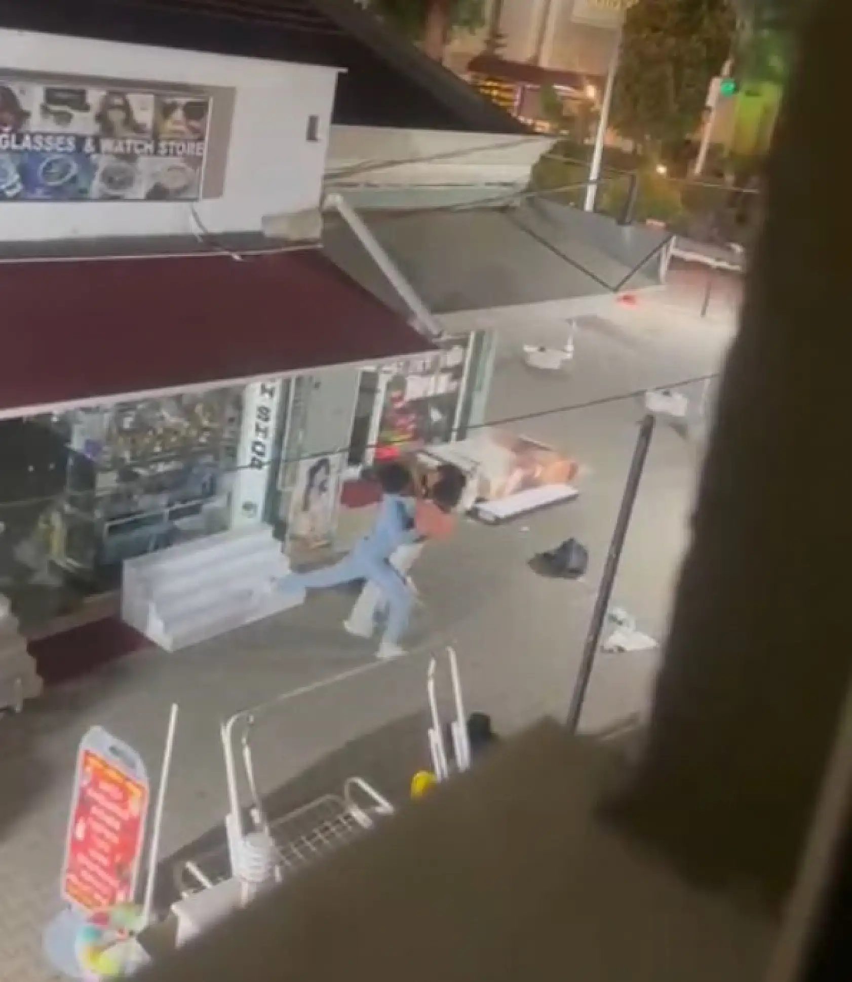 İngiliz turist kadınlar Marmaris'i birbirine kattı