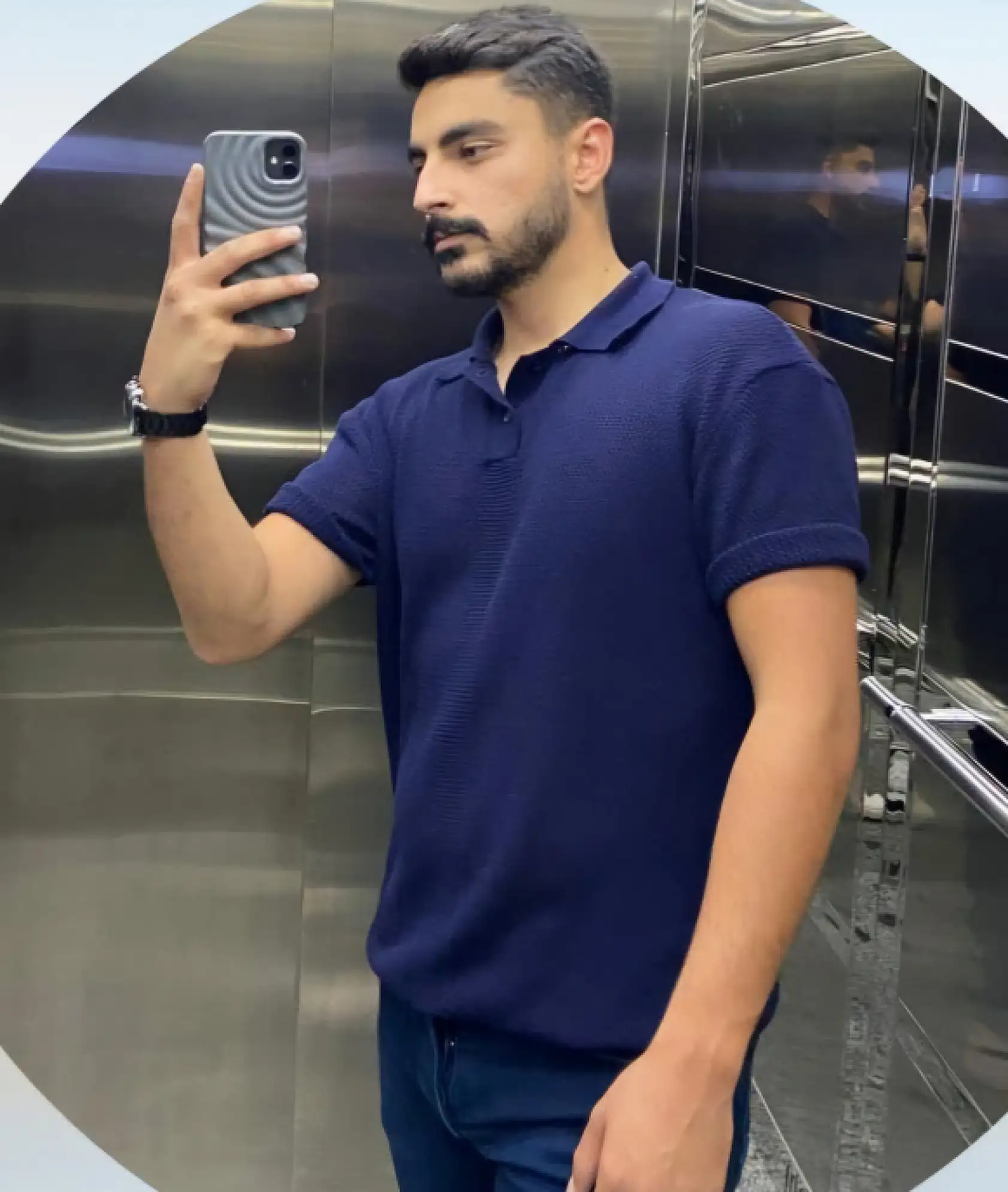 Parti dönüşü yarış yapan araç kamyonun altına girdi: 5 ölü