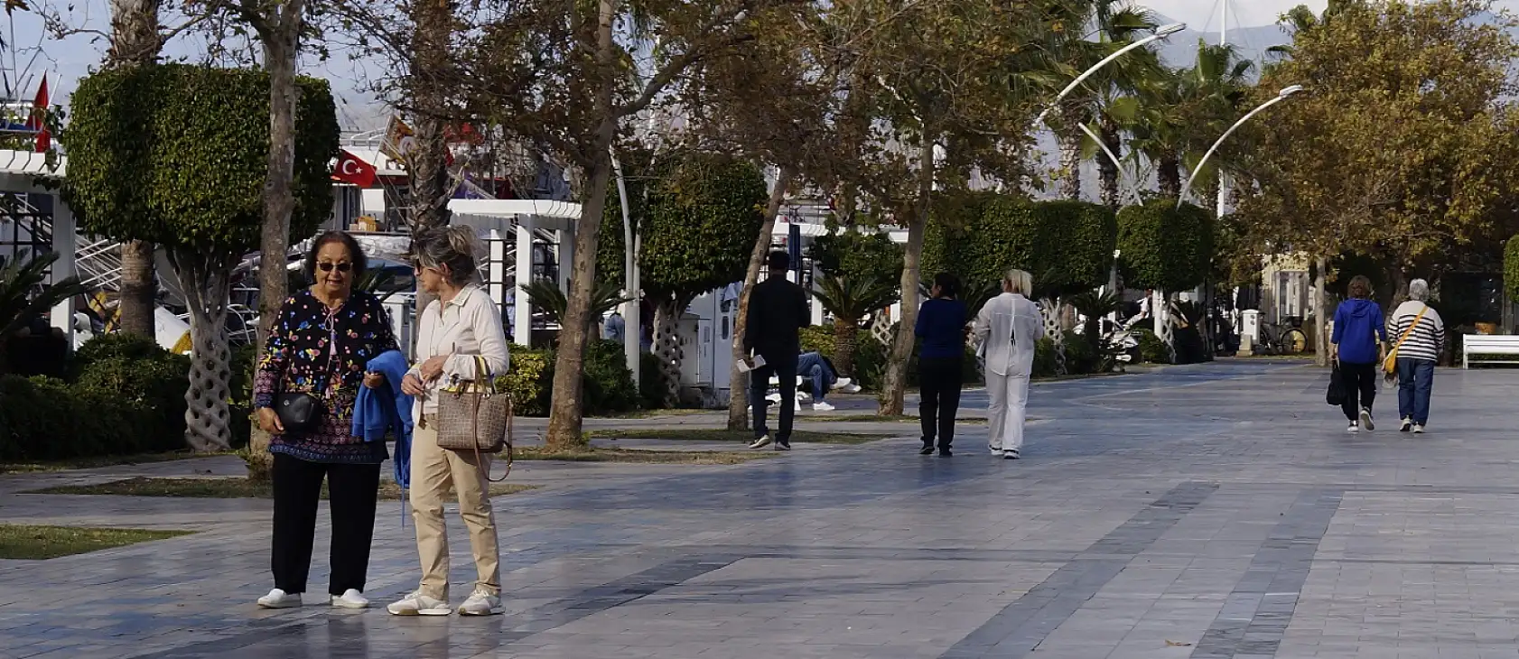 Kasım ayında Fethiye'de bahardan kalma bir gün sıcaklık 26 dereceyi buldu