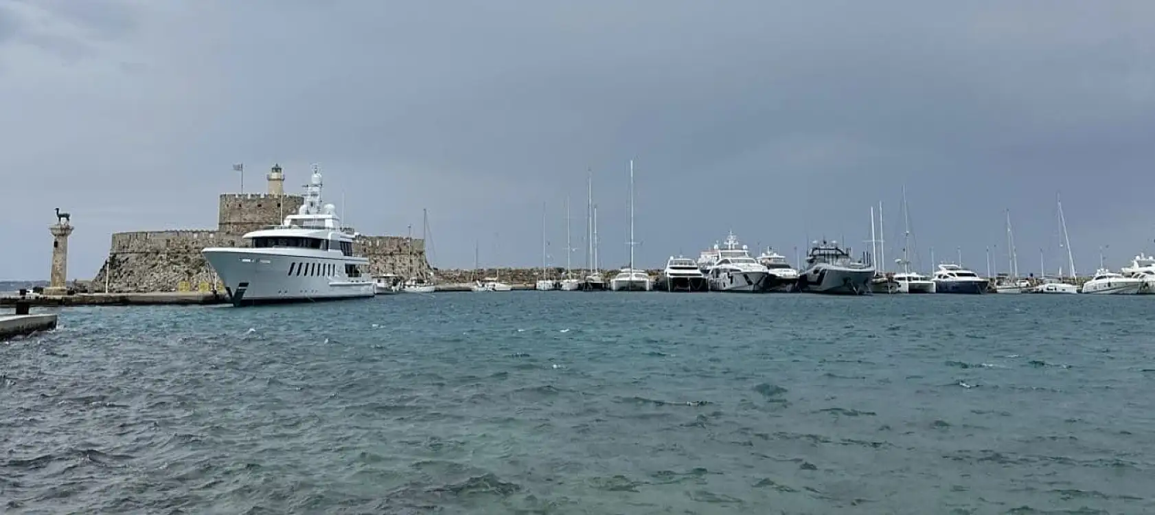 Fethiye ve Marmaris'ten Rodos'a giden Türk turistler adada mahsur kaldı