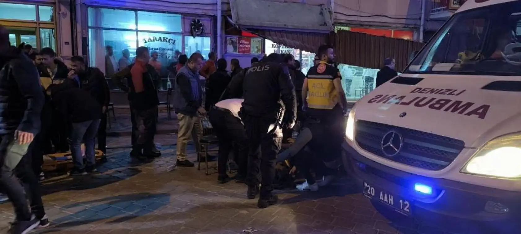 Kutlama sırasında çöken CHP balkonundan düşen ilçe başkan yardımcısı öldü