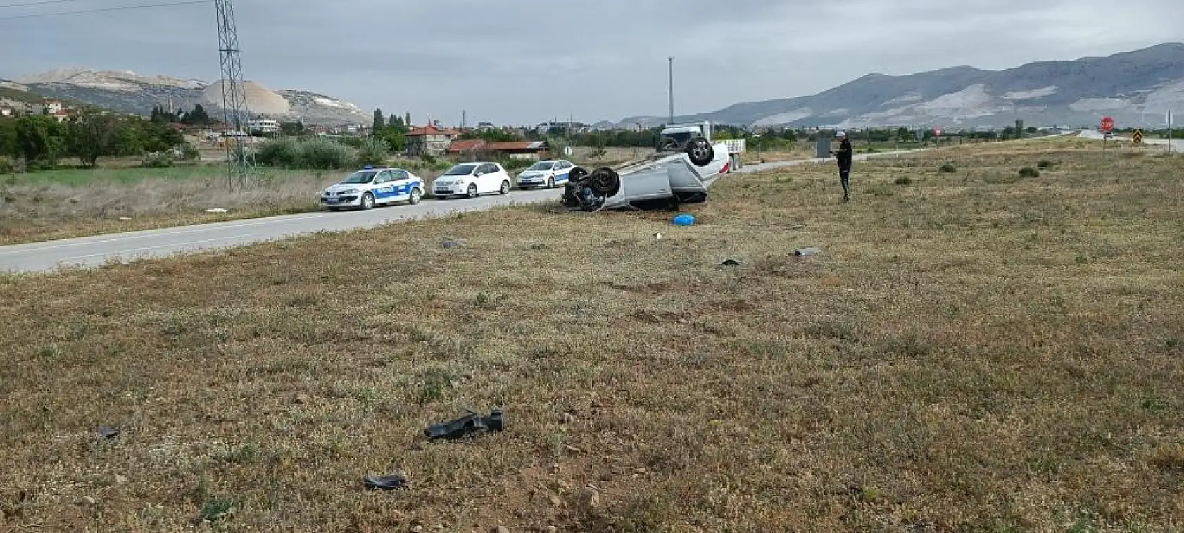 Fethiye'ye geliş yolunda kontrolden çıkan otomobil takla attı: 1'i çocuk 3 yaralı