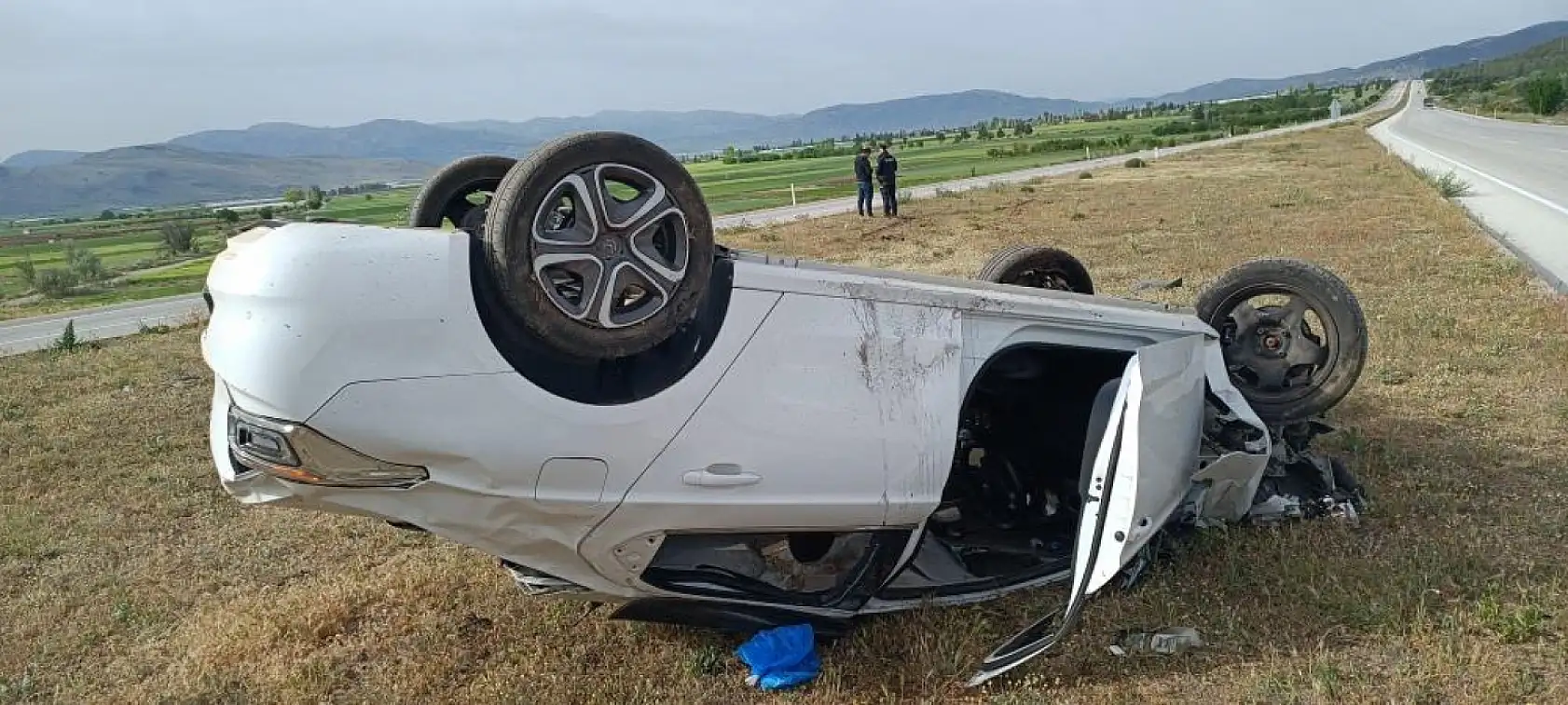 Fethiye'ye geliş yolunda kontrolden çıkan otomobil takla attı: 1'i çocuk 3 yaralı