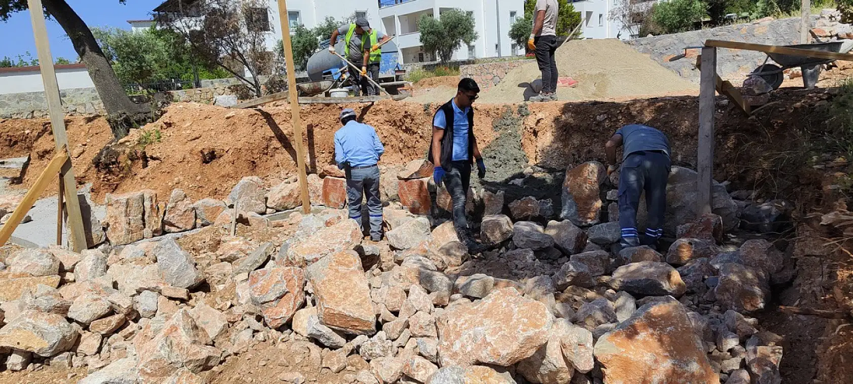 Belediyeden kapsamlı yol bakım onarım çalışmaları