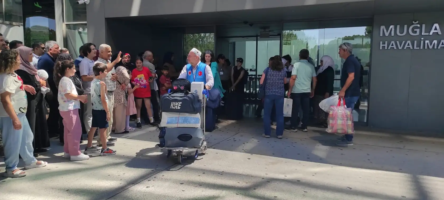 Muğla hacıları yurda döndü