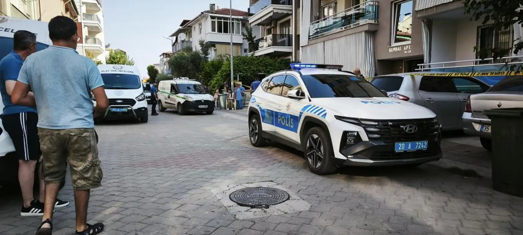 Polis Eşini ve Çocuklarını Öldürüp İntihar Etti