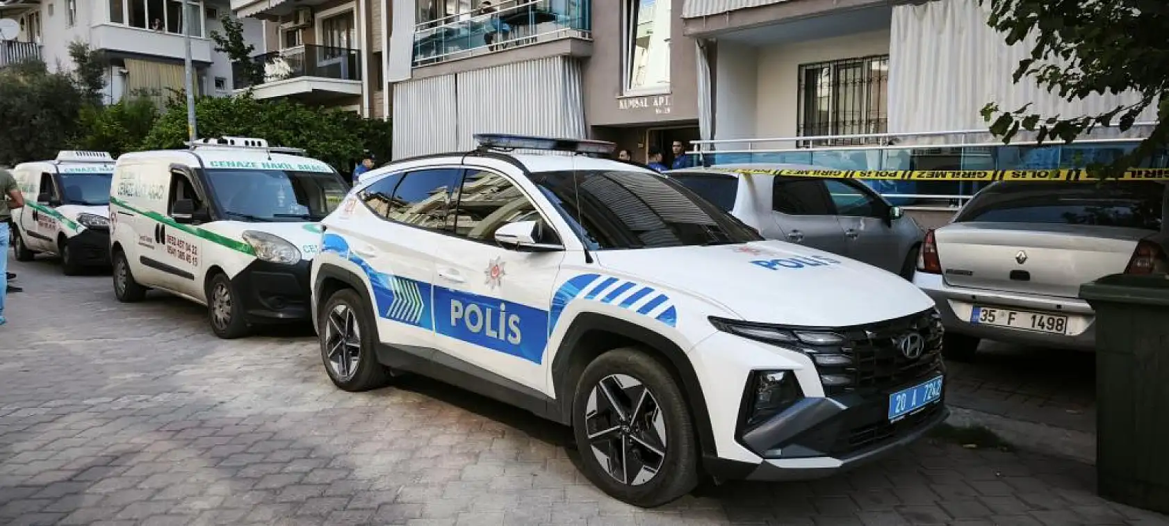 Polis Eşini ve Çocuklarını Öldürüp İntihar Etti
