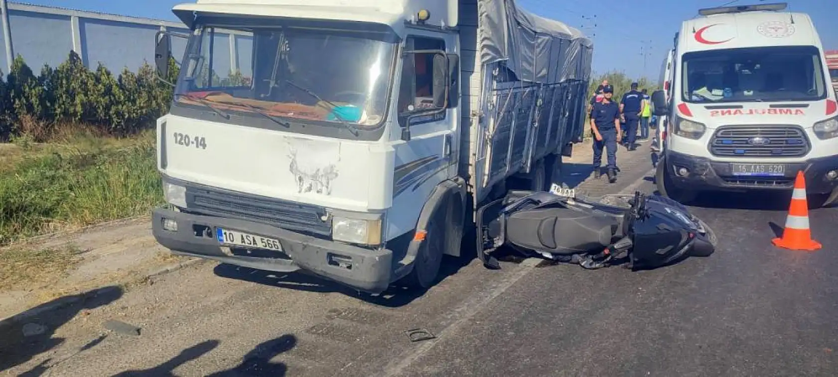 Feci Trafik Kazası: Baba Hayatını Kaybetti, Oğlu Ağır Yaralı