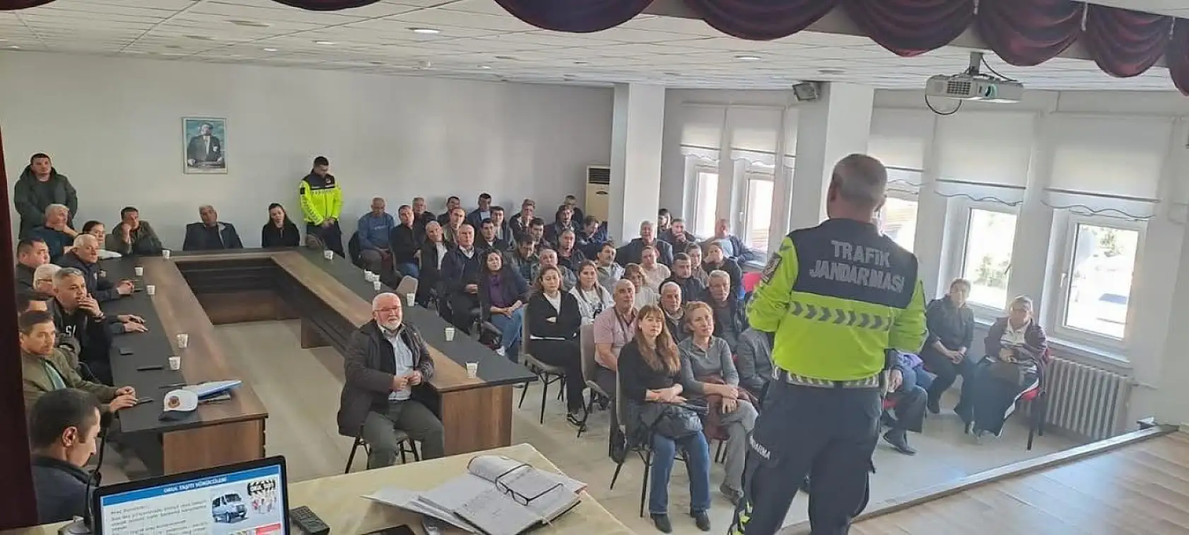 Yatağan'da servis sürücülerine eğitim