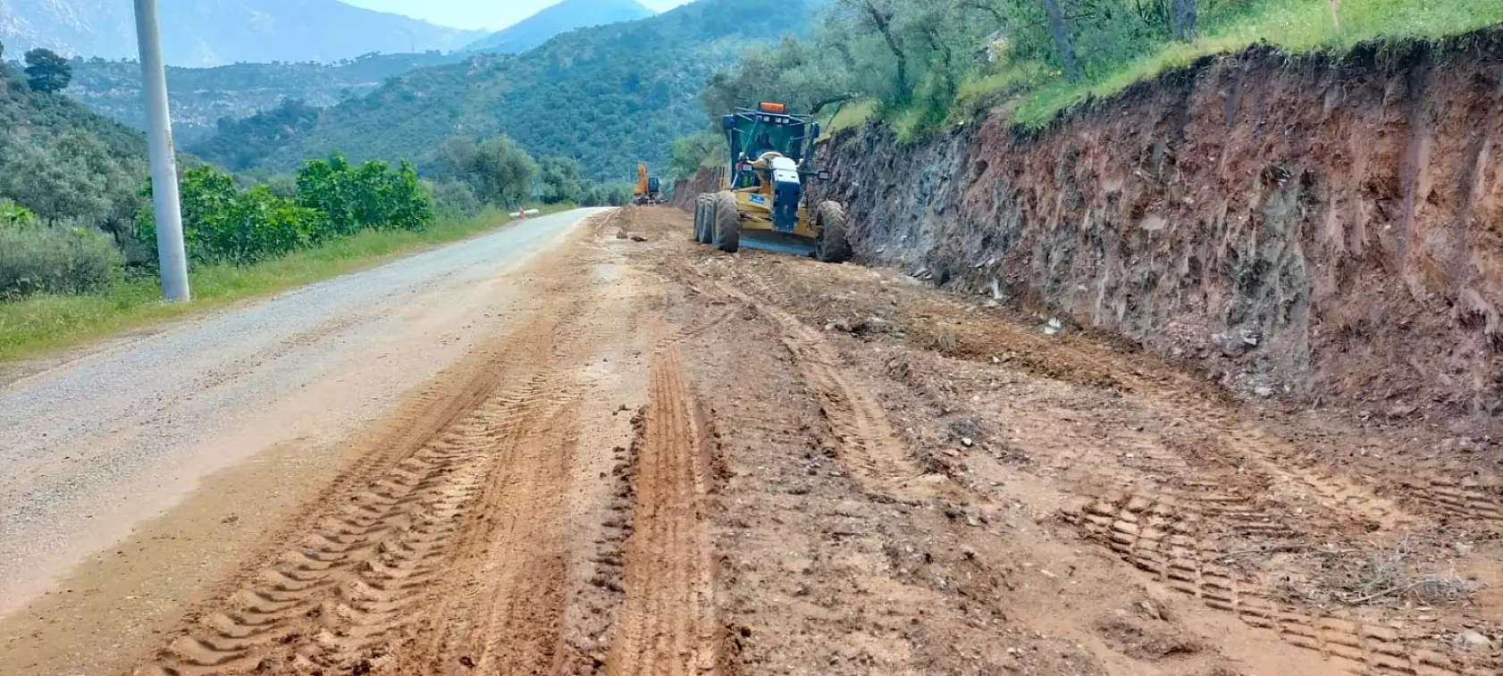 Büyükşehir'den Milas'ın kırsal mahallesine ulaşım yatırımı