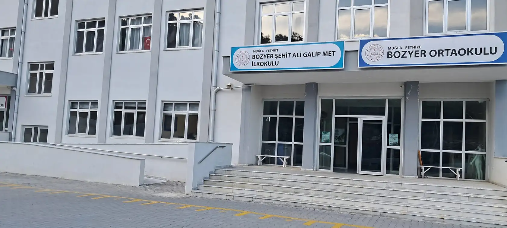 Fethiye Urartu Batu Çavdar Kütüphanesi'ne İstanbul'dan Kitap Bağışı