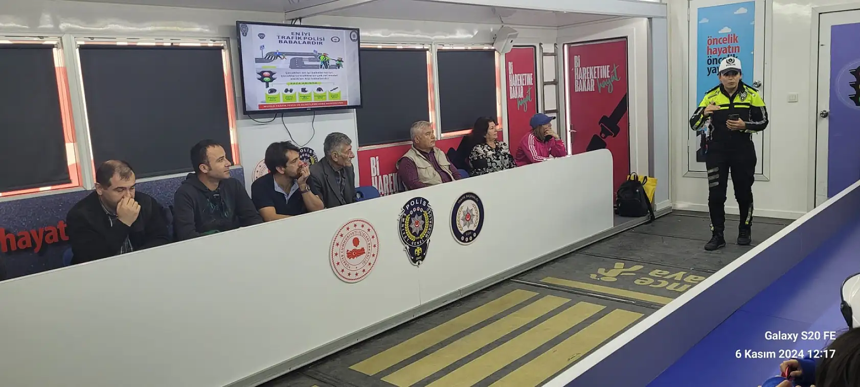 Muğla'da 'En İyi Trafik Polisi Babalardır' projesiyle motosiklet güvenliği eğitimi başladı