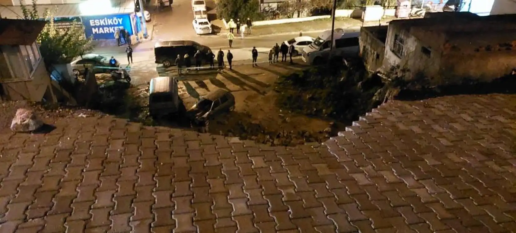 Toprak kaydı, araçta maddi hasar oluştu