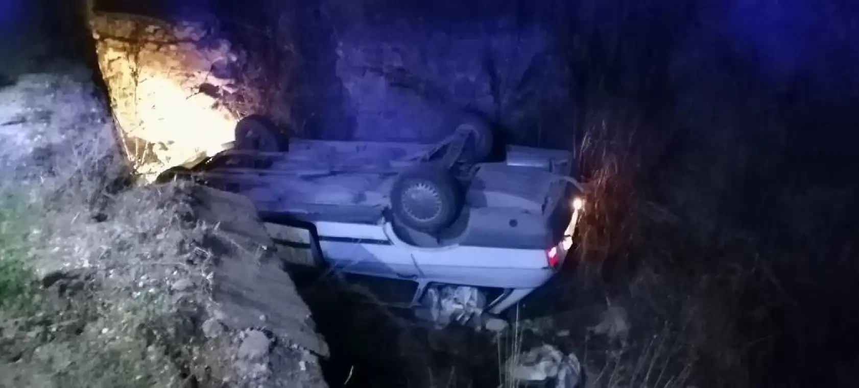 Köpeğe Çarpmamak İsterken Kanala Uçtu: 1 Yaralı