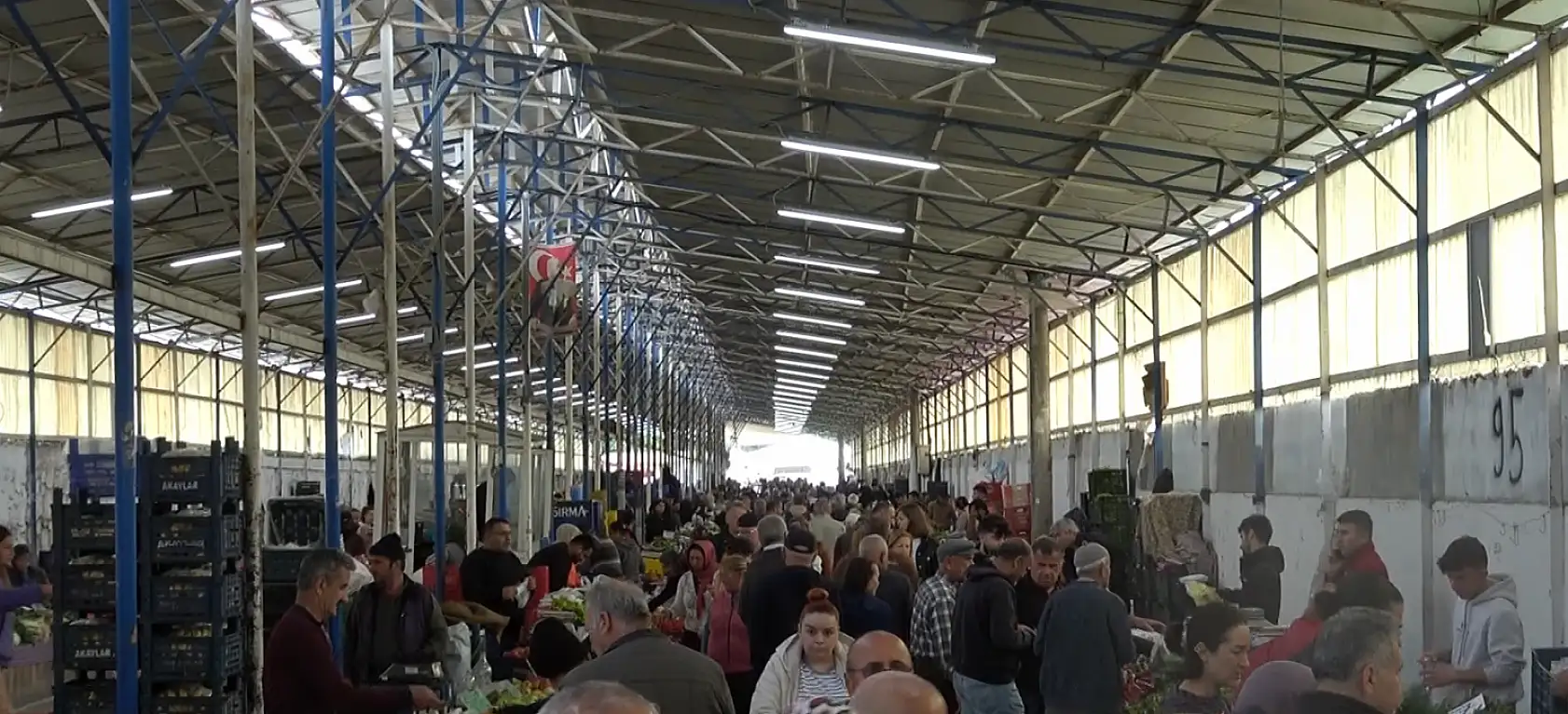 Hıra: 'Fethiye Salı Pazarı'nda fiyatlar havaların ısınmasından dolayı ucuz'