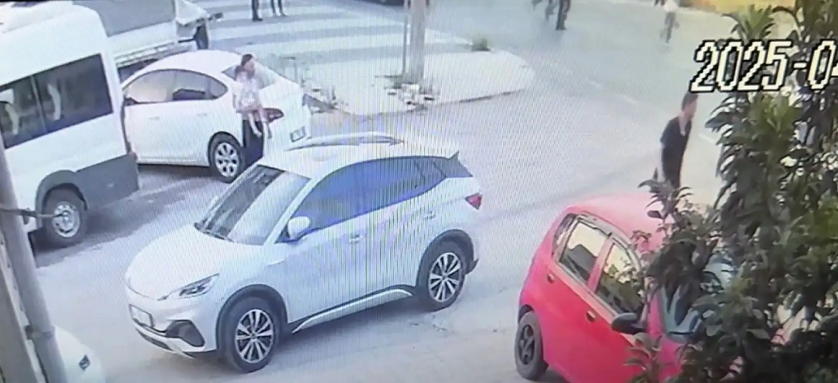 Motosikletle kafa kafaya çarpıştı ardından cipe çarptı: 1 ölü