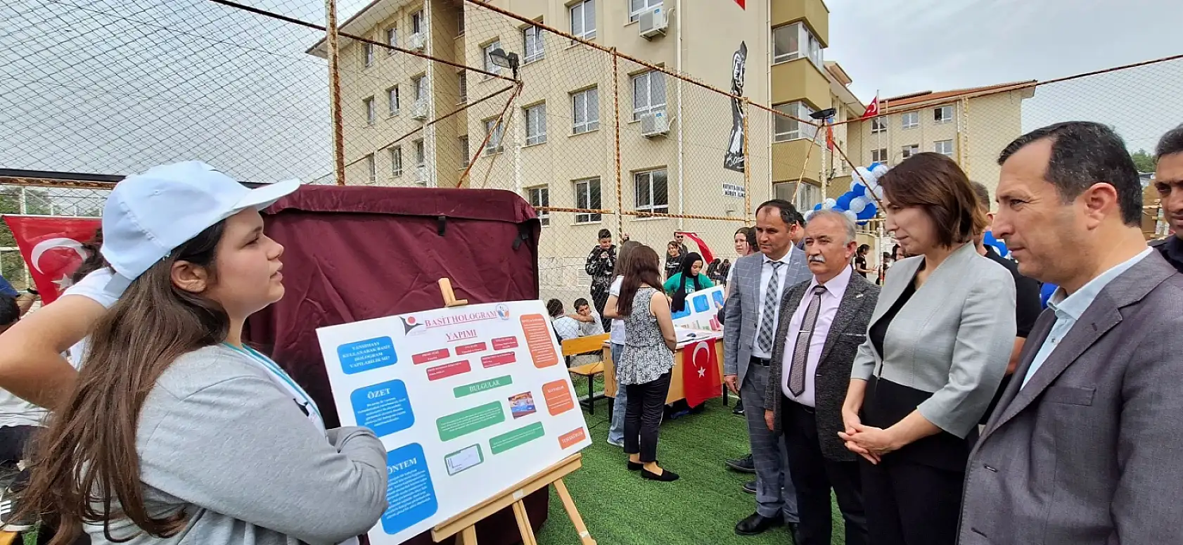 TÜBİTAK 4006 Bilim Fuarı, Seydikemer Atatürk Ortaokulu'nda açıldı