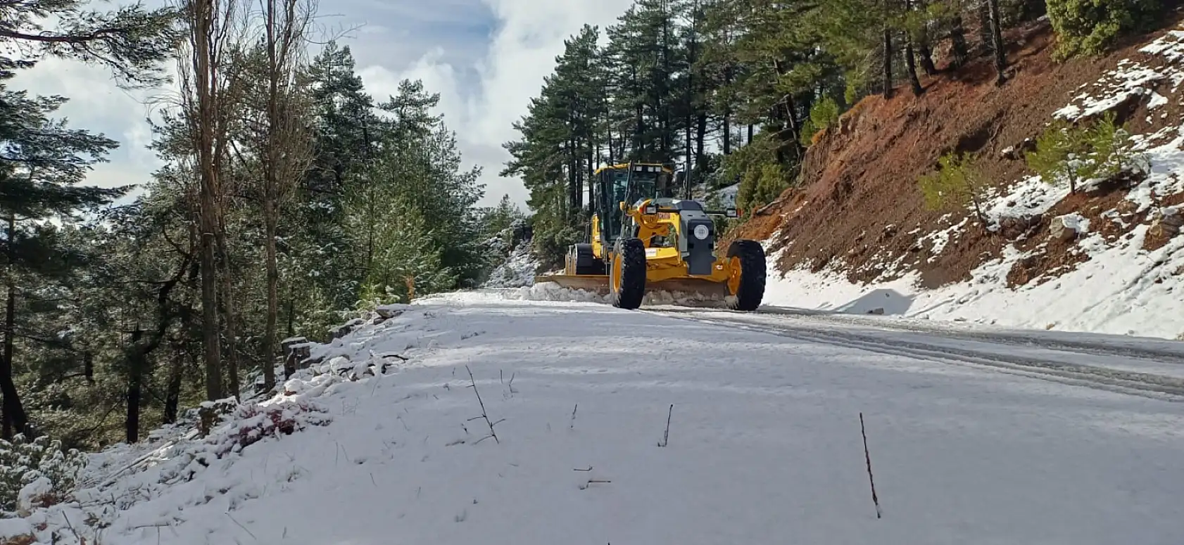 Muğla'da karla mücadele aralıksız devam ediyor