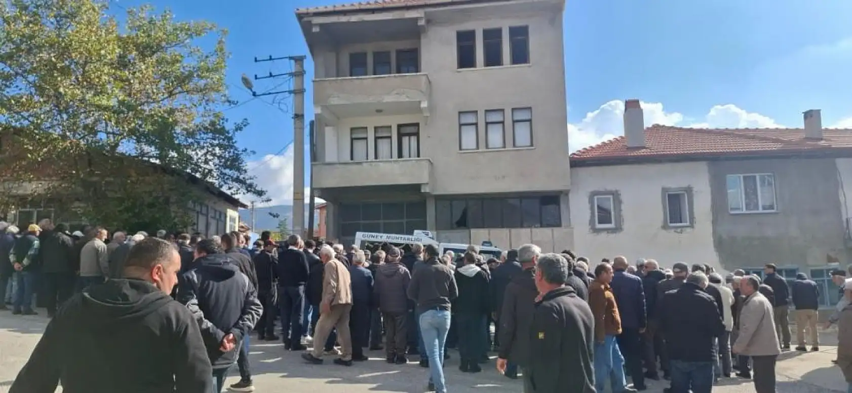 Çıkan yangında hayatını kaybeden yaşlı çift toprağa verildi