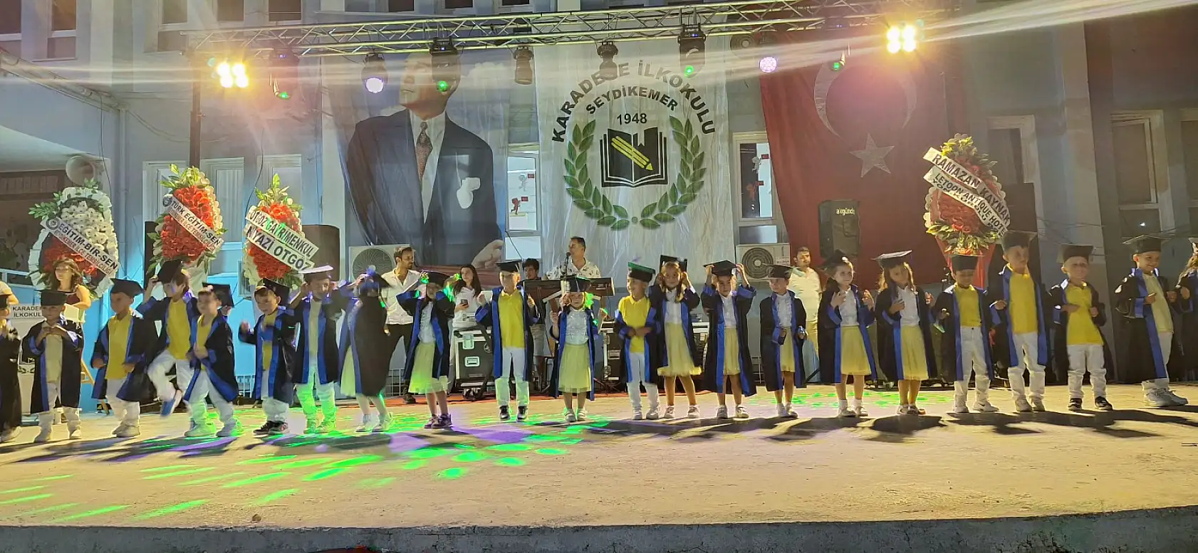 Seydikemer'de Karadere İlkokulu Mezuniyet ve Yıl Sonu Gecesi Büyük İlgi Gördü