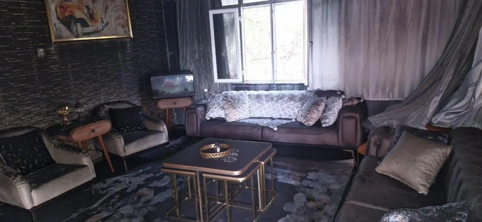 Yıldırım isabet eden ev küle döndü, dumandan etkilenen karı koca hastanelik oldu