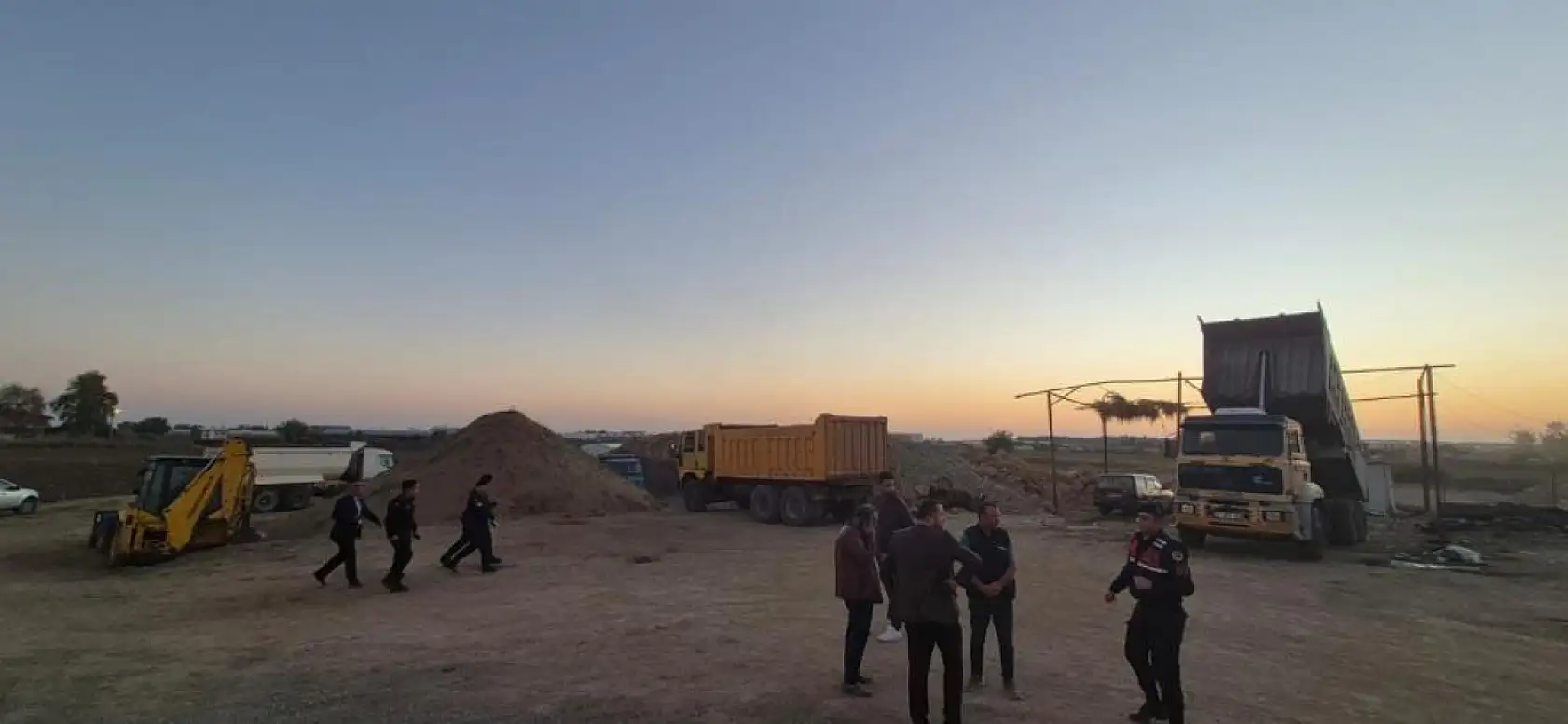 Kum hırsızlarına gece baskını: 1 tutuklama, 8 araca el konuldu