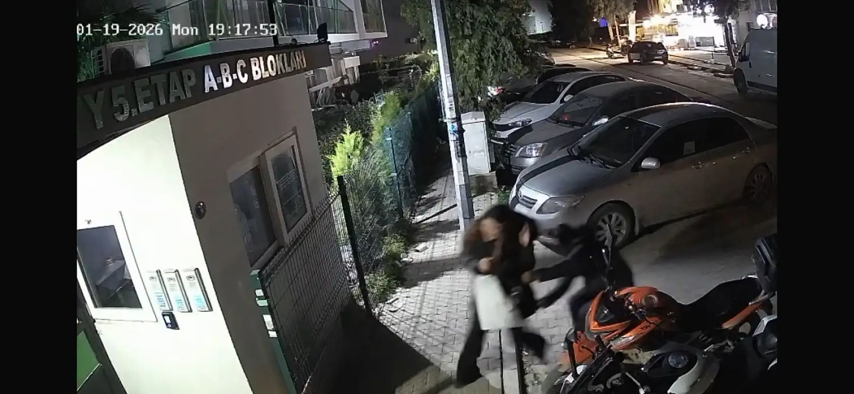 Korkunç cinayetin görgü tanığı konuştu: 'Silah sesine koştuk, kanlar içinde bulduk'