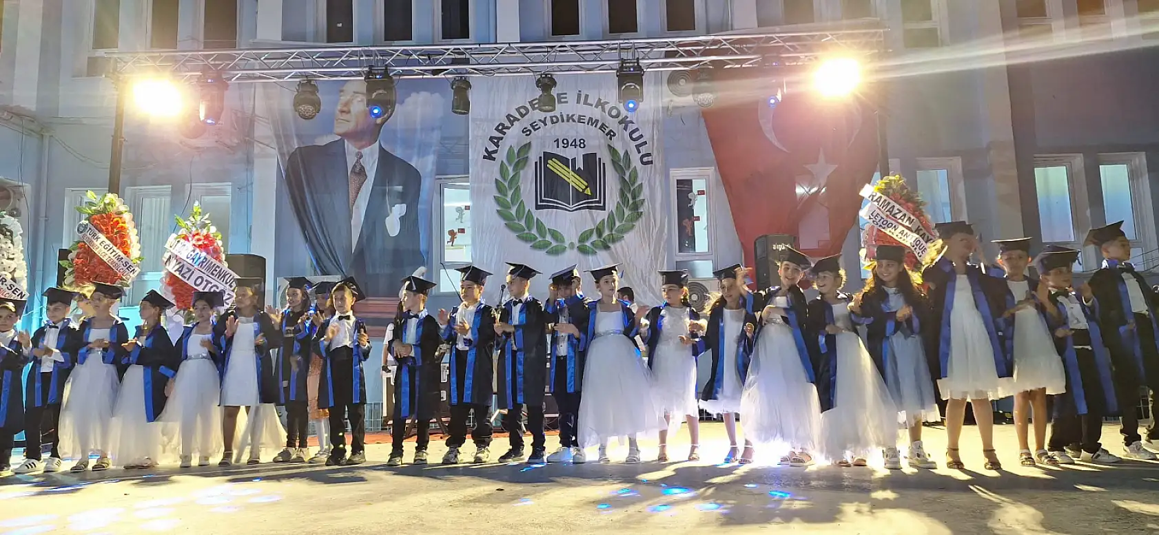 Seydikemer'de Karadere İlkokulu Mezuniyet ve Yıl Sonu Gecesi Büyük İlgi Gördü